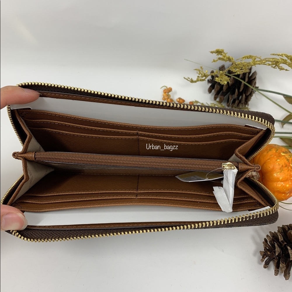 Michael Kors JS Item Large ZA Continental Wallet - Picture 6 of 7